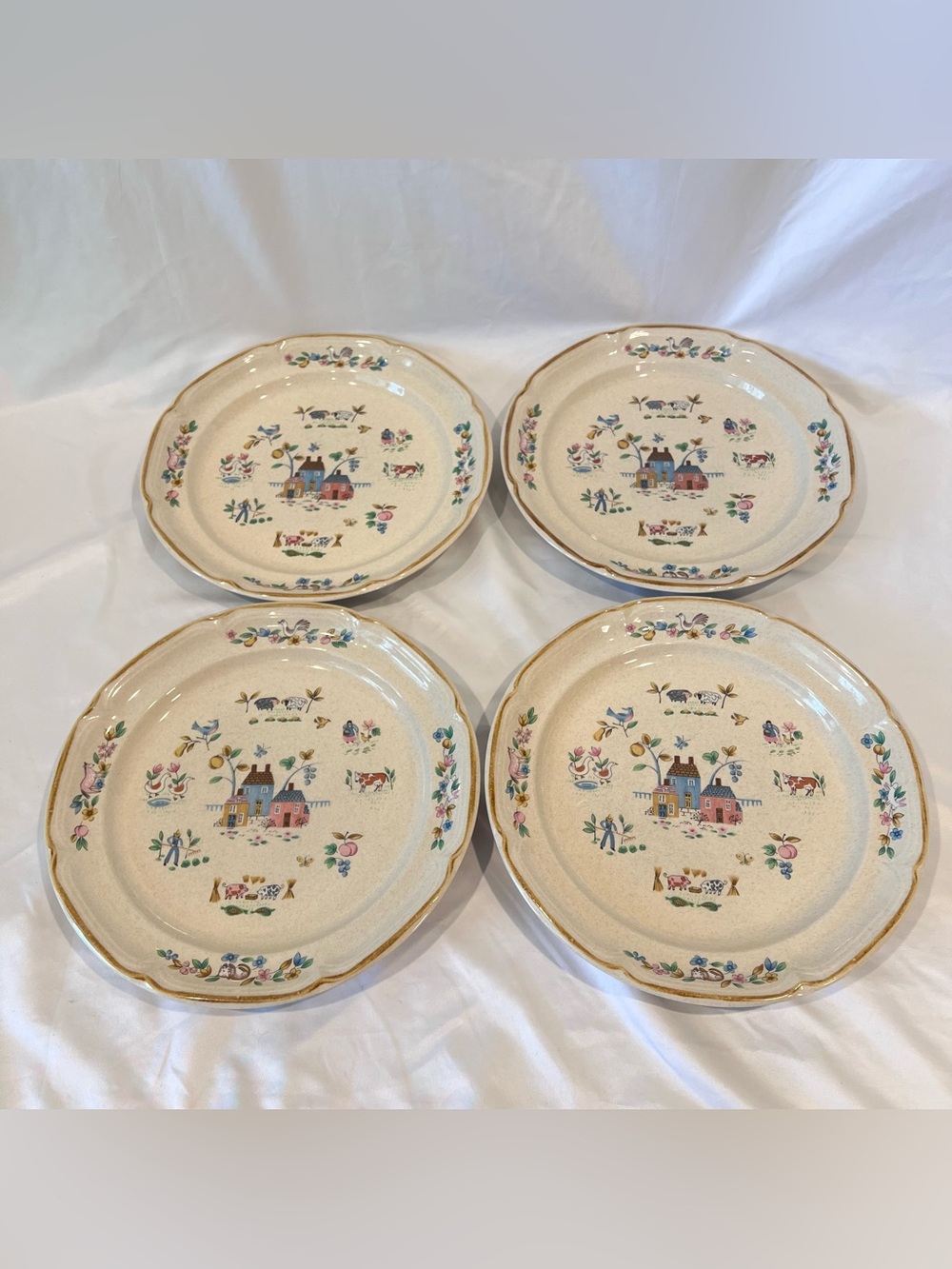Vintage International Heartland #7774 Set of 4 Dinner Plates
